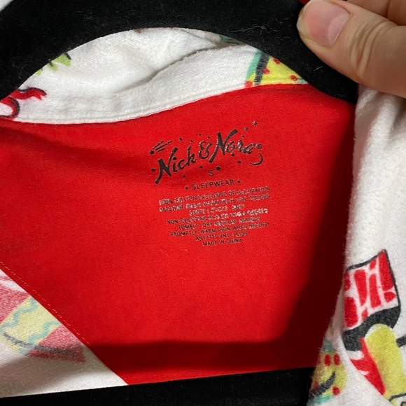 Nick and Nora Christmas frogs pajama top - Picture 4 of 9